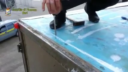 Bari - Sequestro di 150 chili di marijuana in porto (12.03.13)