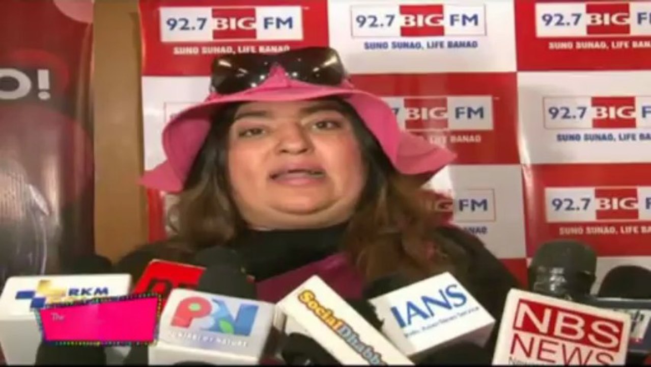 Dolly Bindra Emotional