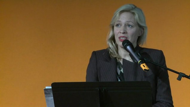 BOOK MACHINE (Paris), Performance d'Annika Ström - Un Nouveau festival 2013