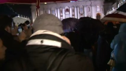 Scènes de liesse place Saint-Pierre pour l'élection du pape