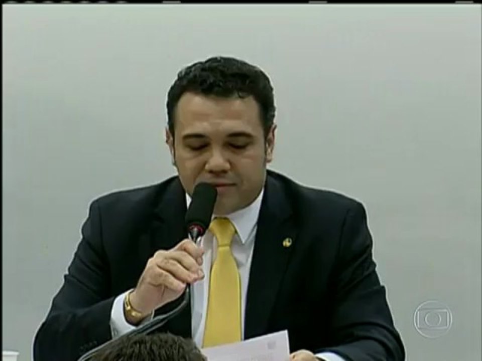 Pastor Marcos Feliciano preside a 1ª sessão da CDH com tumulto