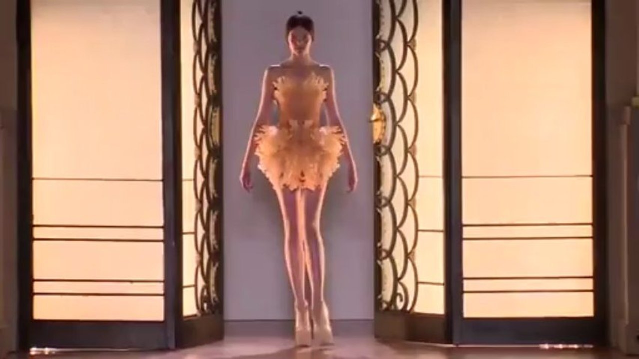 Iris Van Herpen _ Haute Couture Fall Winter 2012_2013 Full Show _ Exclusive