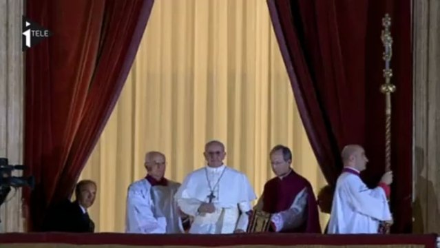 Le nouveau pape s'exprime devant les fidèles à Rome