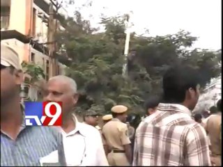 Left parties protest current charges hike