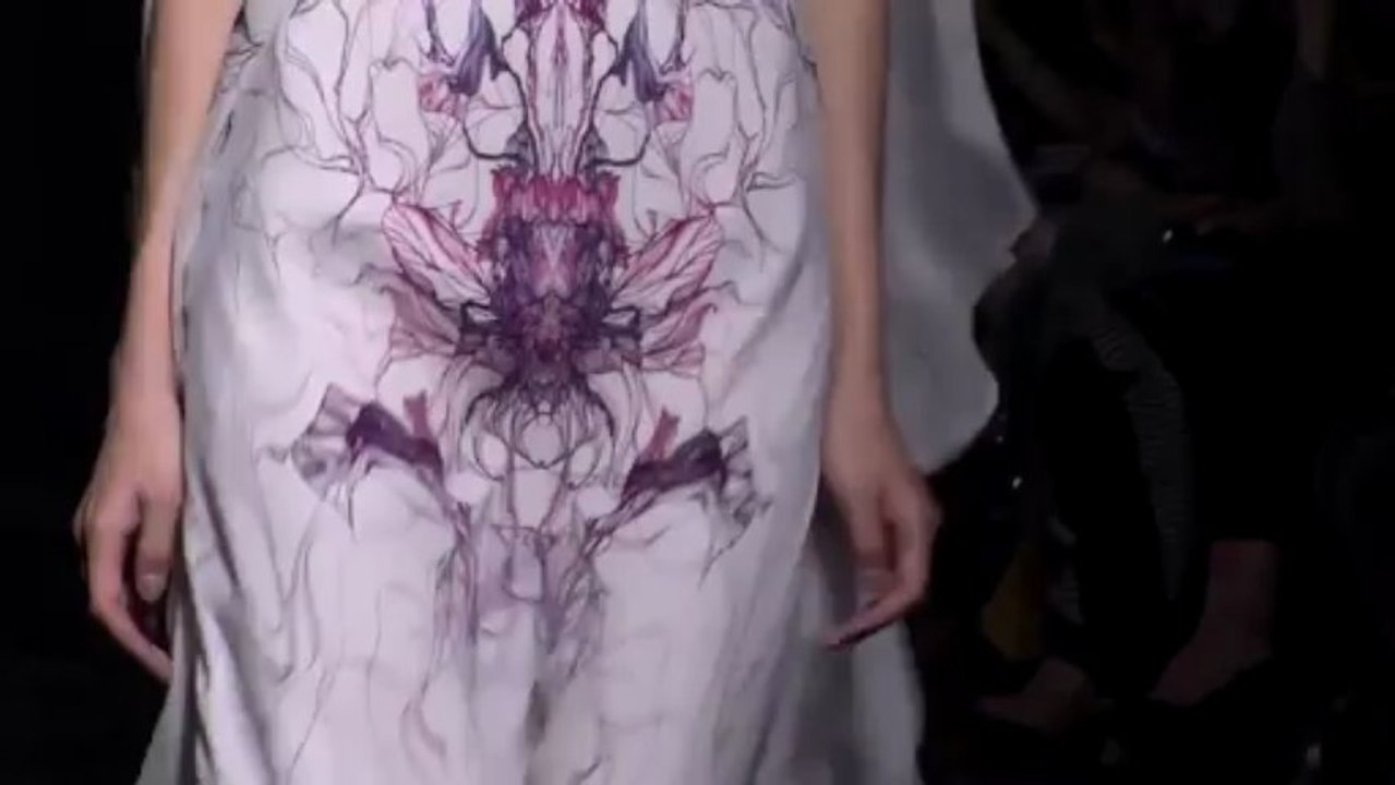 Yiqing Yin _ Couture Fall Winter 2012_2013 Full Fashion Show _ Exclusive