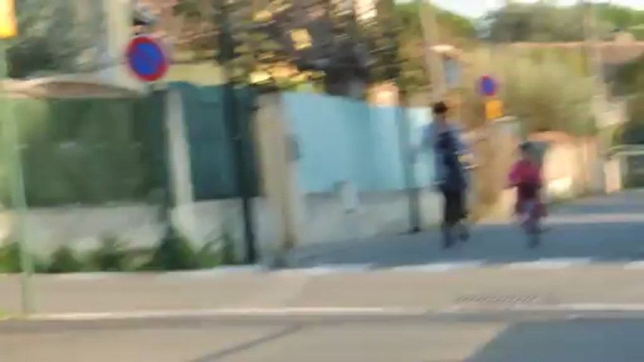 Marie à vélo