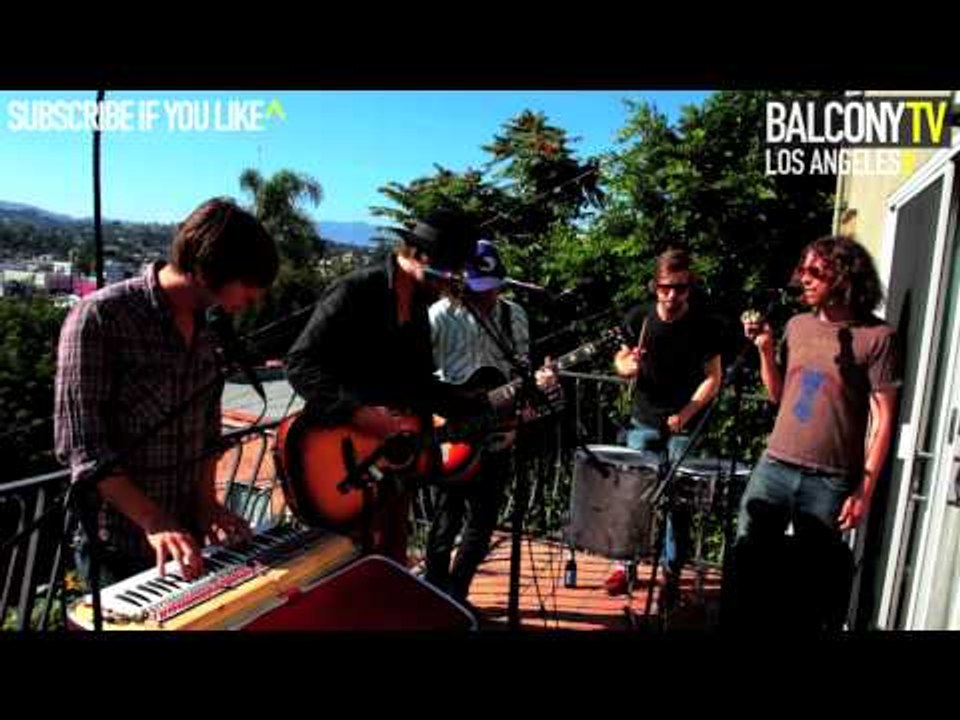 ALBERTA CROSS - LAY DOWN (BalconyTV)