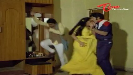 Krishna Enjoys Radha Navel Show