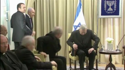Israel hails Pope Francis, invites him to Holy Land