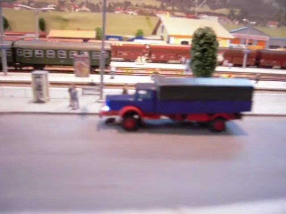 Le camion MB L10000 (tronqué d'un essieu moteur faute de place...)