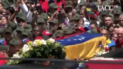 Для бальзамирования тела Уго Чавеса упущено время