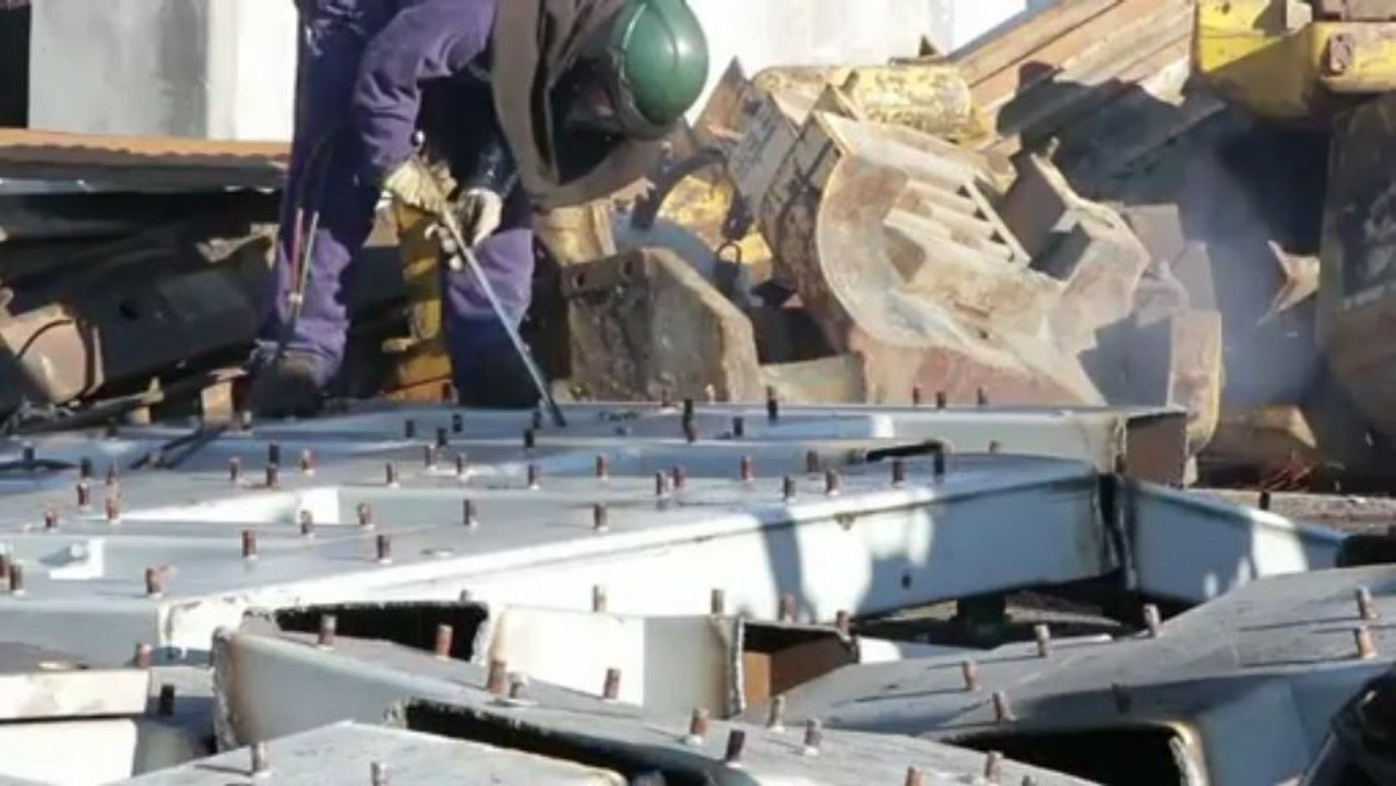 máy phân tích thành phần hợp kim cầm tay Bruker Mỹ