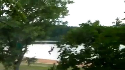 tyrolienne au dessus du plan d'eau Brumath