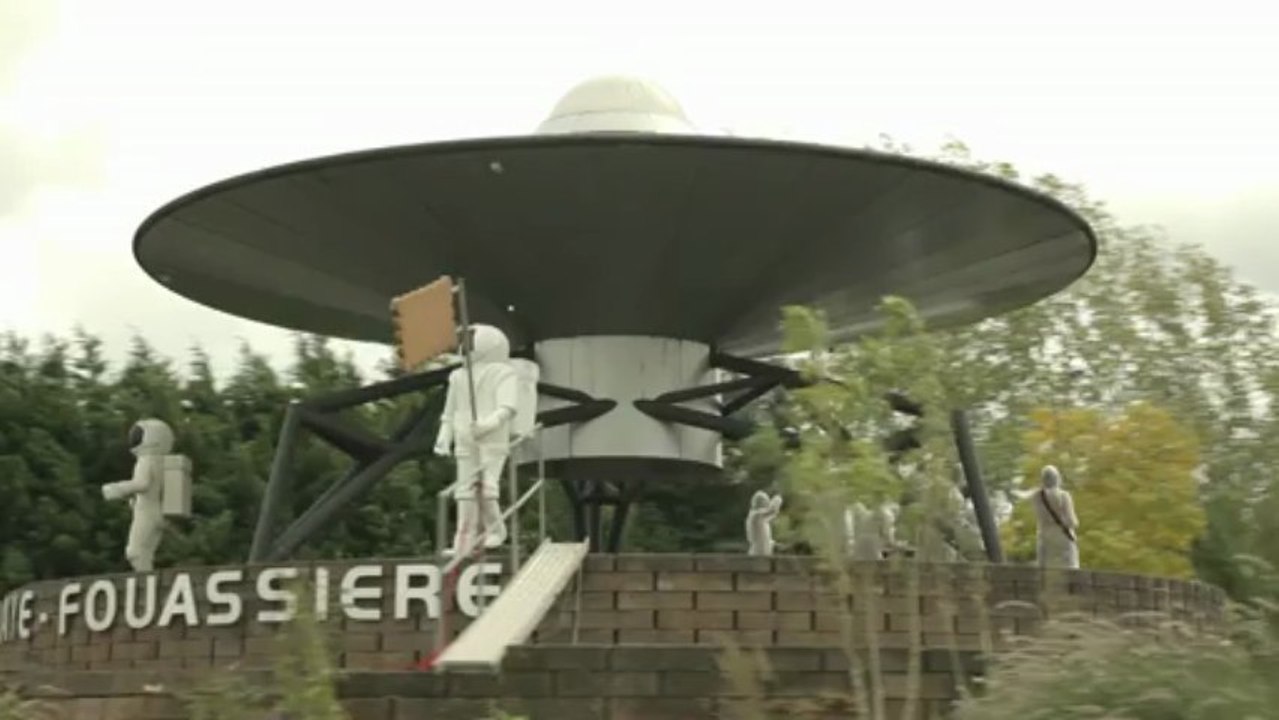 "T'es OK", un clip de Katerine, Francis et ses peintres, réalisé par Gaëtan Chataigner pour le magazine "Bandes à part", Télénantes