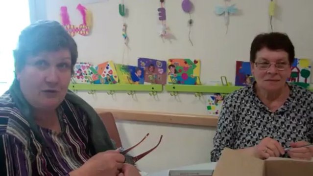 Femmes bénévoles de la bourse aux vêtements