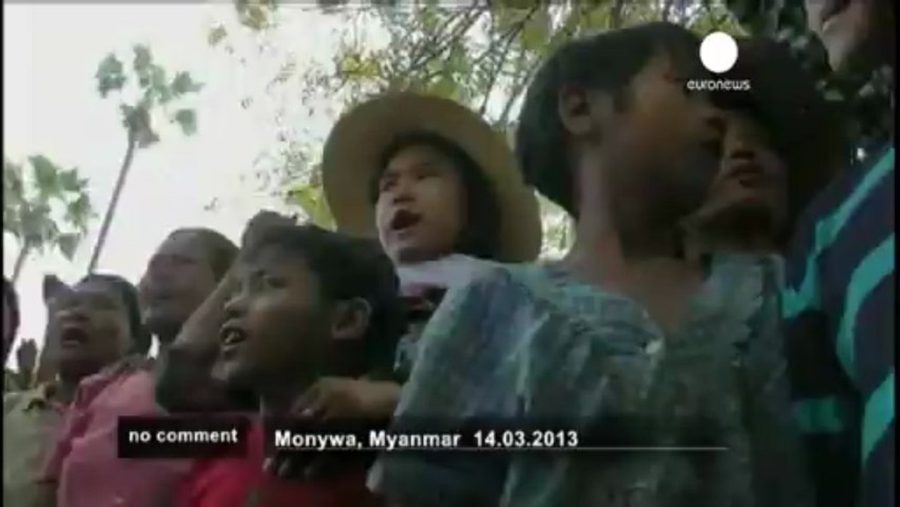 Aung San Suu Kyi chahutée pour son soutien... - no comment