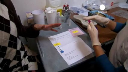 Un tratamiento temprano del sida puede conducir a su...