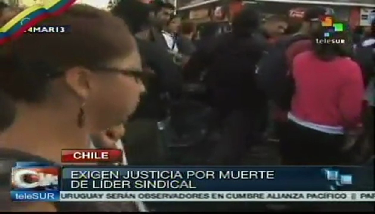 Chilenos exigen justicia tras muerte de líder sindical