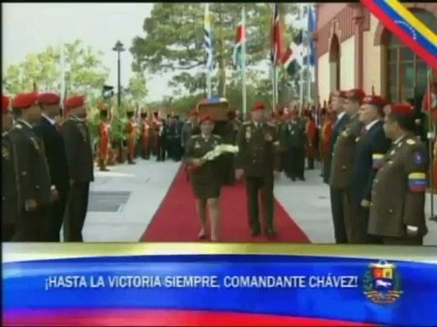 Cuerpo del presidente Chávez llega al Museo Histórico Militar