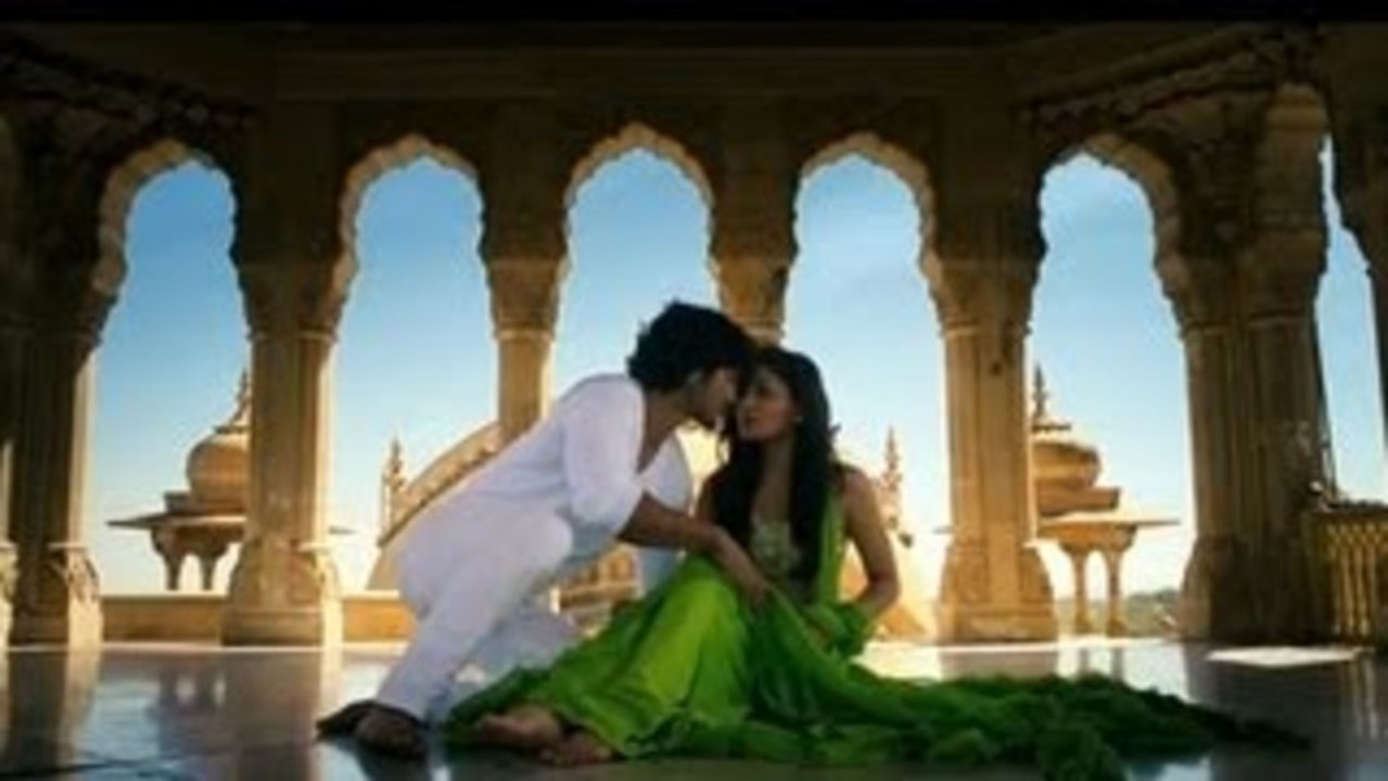 'Commando' Movie Song 'Saawan Bairi'