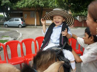 Social Media Revolution - Love in a Digital Age