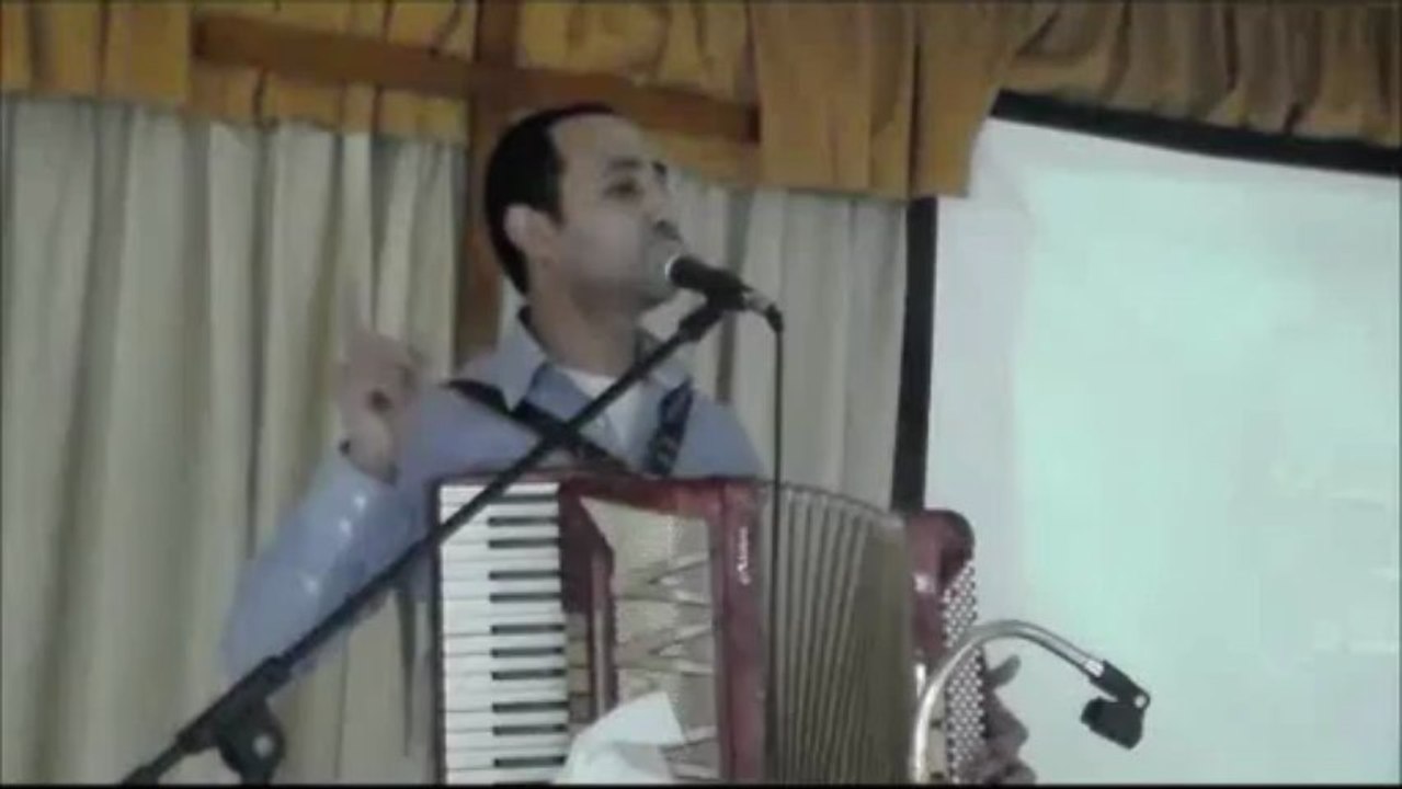 بعض الترنيمات مع الاخ بطرس كنيسه جماعات الله بالمصدار