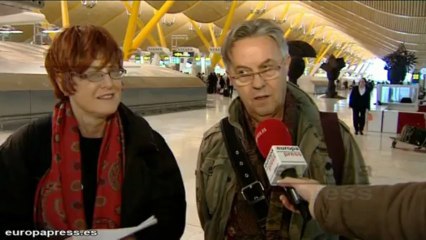 Barajas lleno de pasajeros por el puente de San José