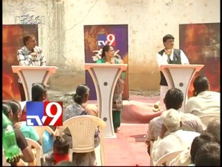 Politicians and officials face questions from slum dwellers - Chetana