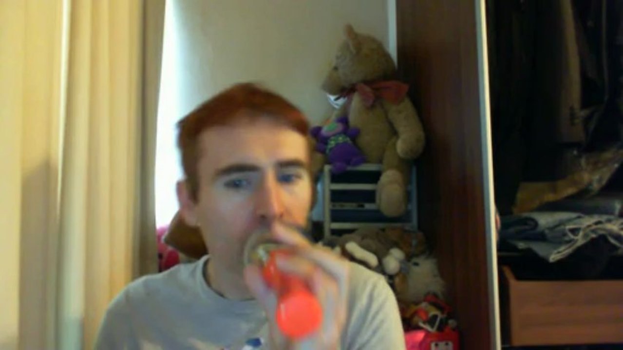 Wiwi égratigne "je bois et puis je danse" d'Aline