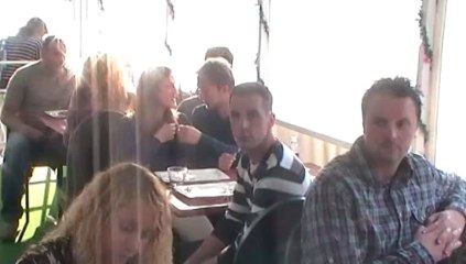 anniversaire Marcos 17 :repas sur le pont du bateau