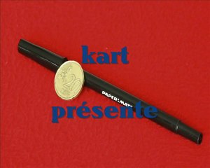 Le stylo à travers la pièce