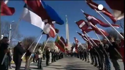 Lettonia: veterani II guerra mondiale in piazza "al...