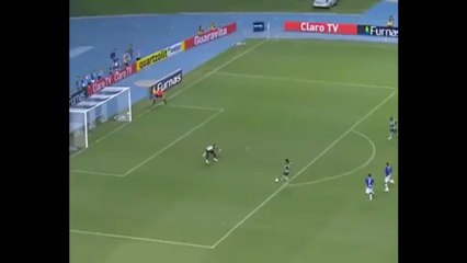 Seedorf öyle bir gol kaçırdı ki...