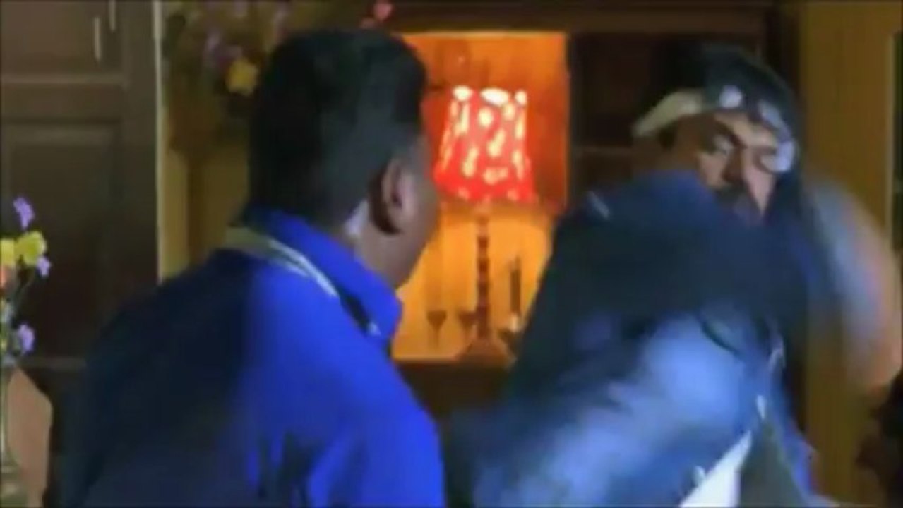arjun saves jyothika- dharmatma