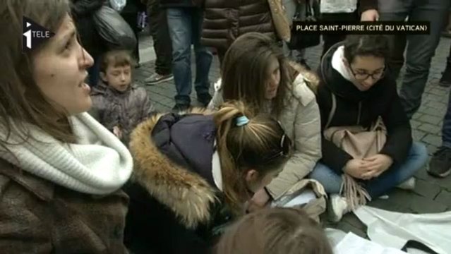 Angélus : le pape ovationné par 150 000 fidèles