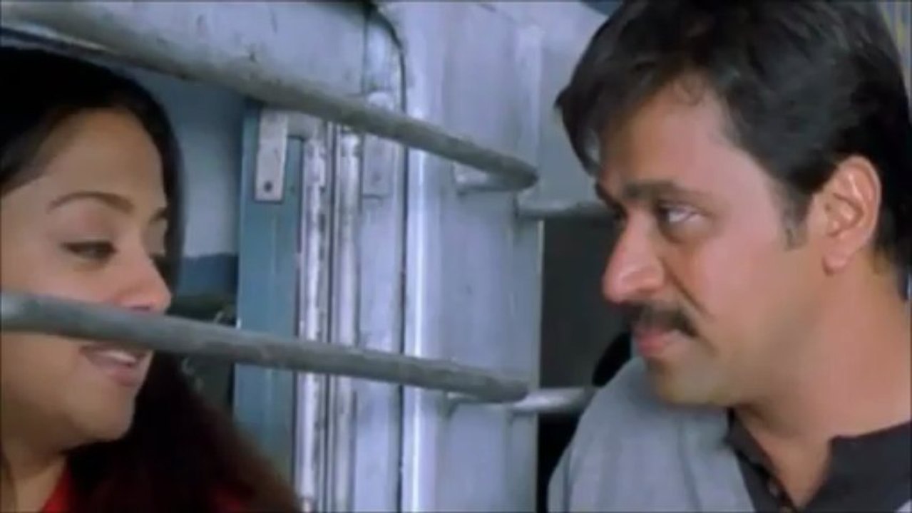 cute train scene- dharmatma