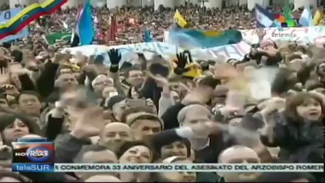 Papa Francisco rezó su primer ángelus en el Vaticano