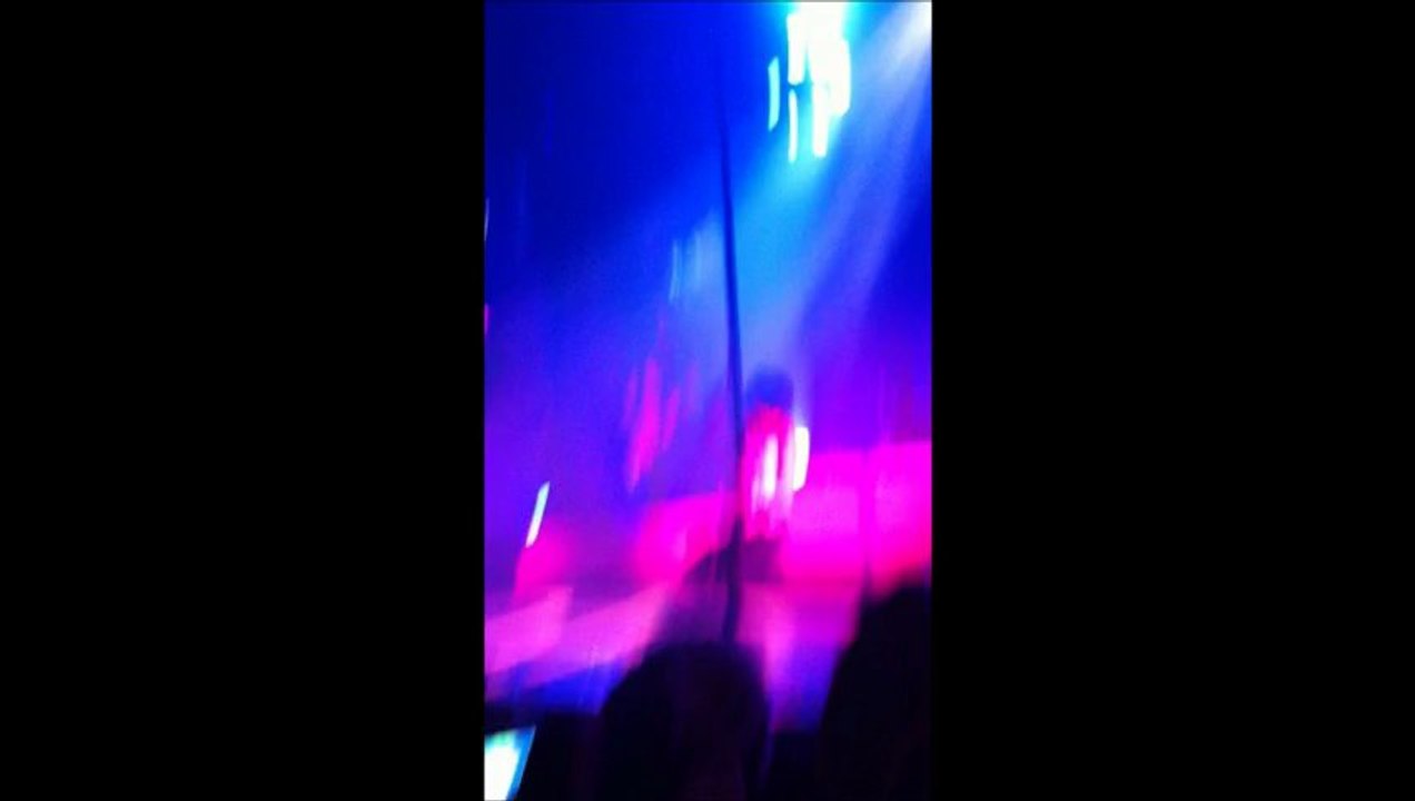 15.03.2013 (Lille) - Jenifer - Est-ce que tu m'aimes