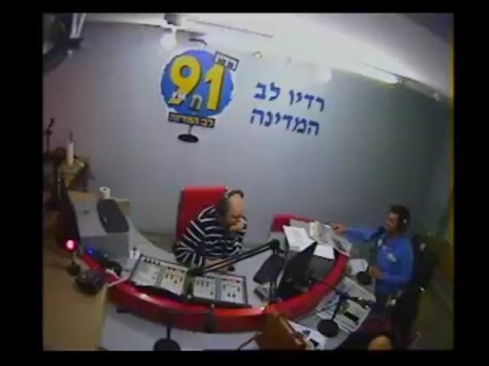 17.3 חלק ב "מעירים את המדינה" עם אלירז שדה ומאיה בצלאל