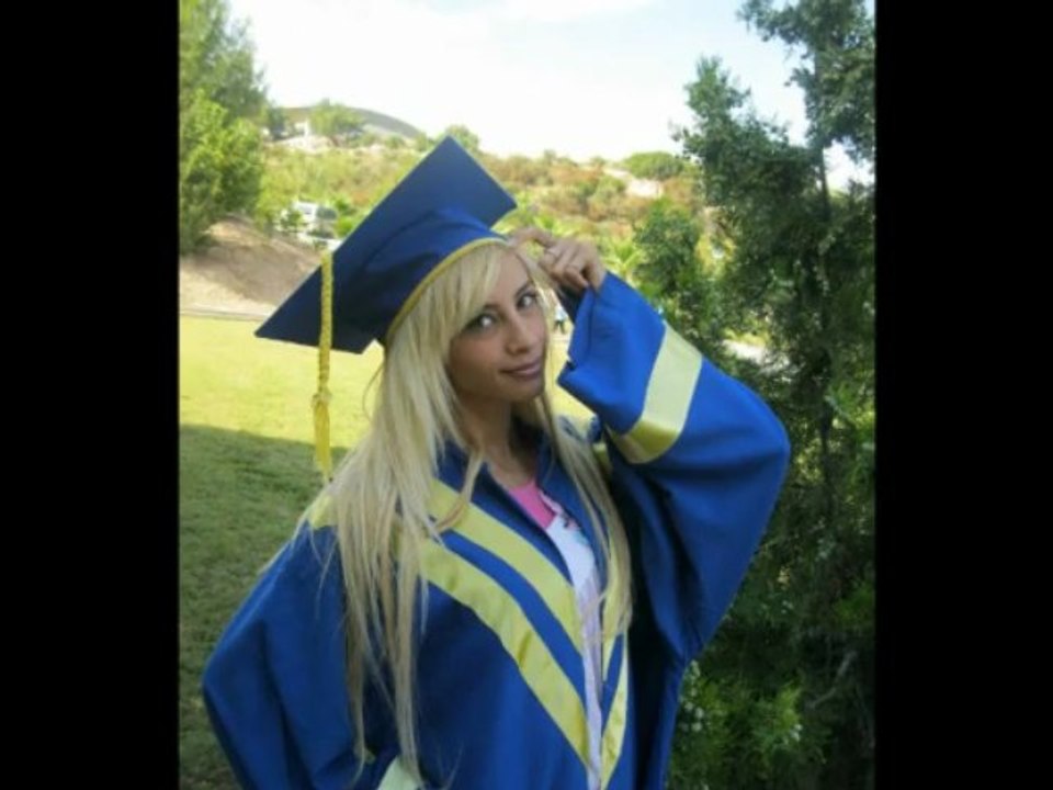 SEVGİLİ YÖNETİCİMİZ MERAL DOĞUM GÜNÜN KUTLU OLSUN!!! NİCE NİCE SAĞLIKLI,KADROLU YILLARA!!! :))