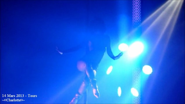 14 Mars 2013 - Tours (Appelle la police mon amour - Est-ce que tu m'aimes - Je danse - Si c'est une île)