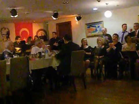 TCMB MENSUPLARI TÜRK HALK MÜZİĞİ KOROSU -YEMEKTE - 17 Mart 2013