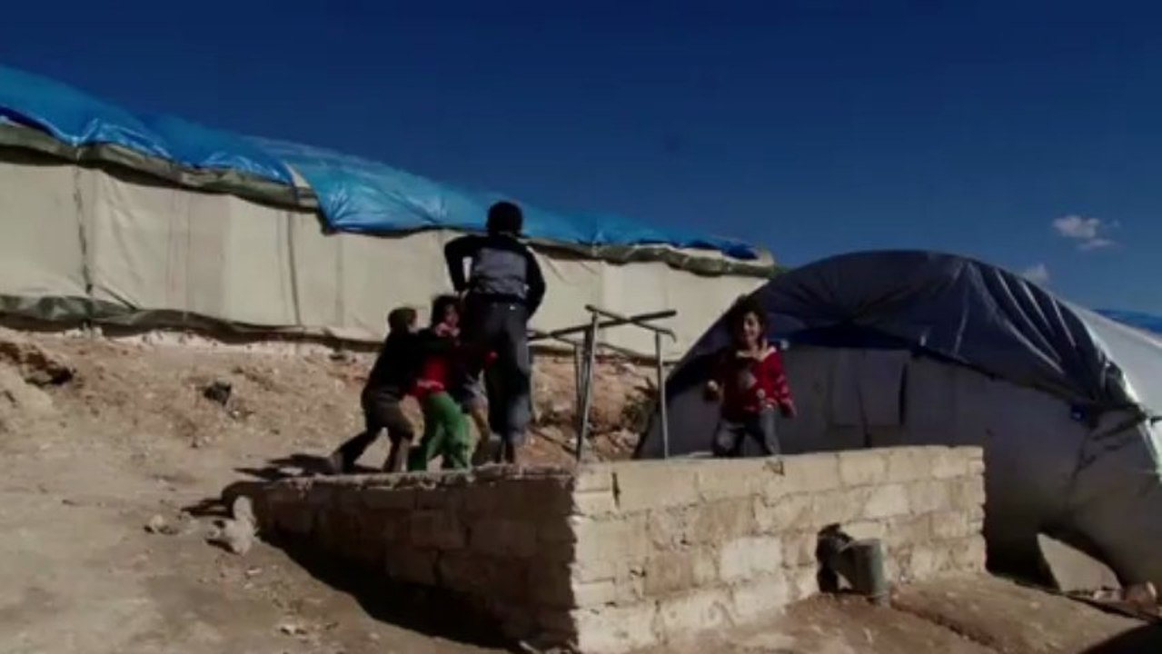 Syrie: au camp de Qah, des tentes de fortune pour passer l'hiver