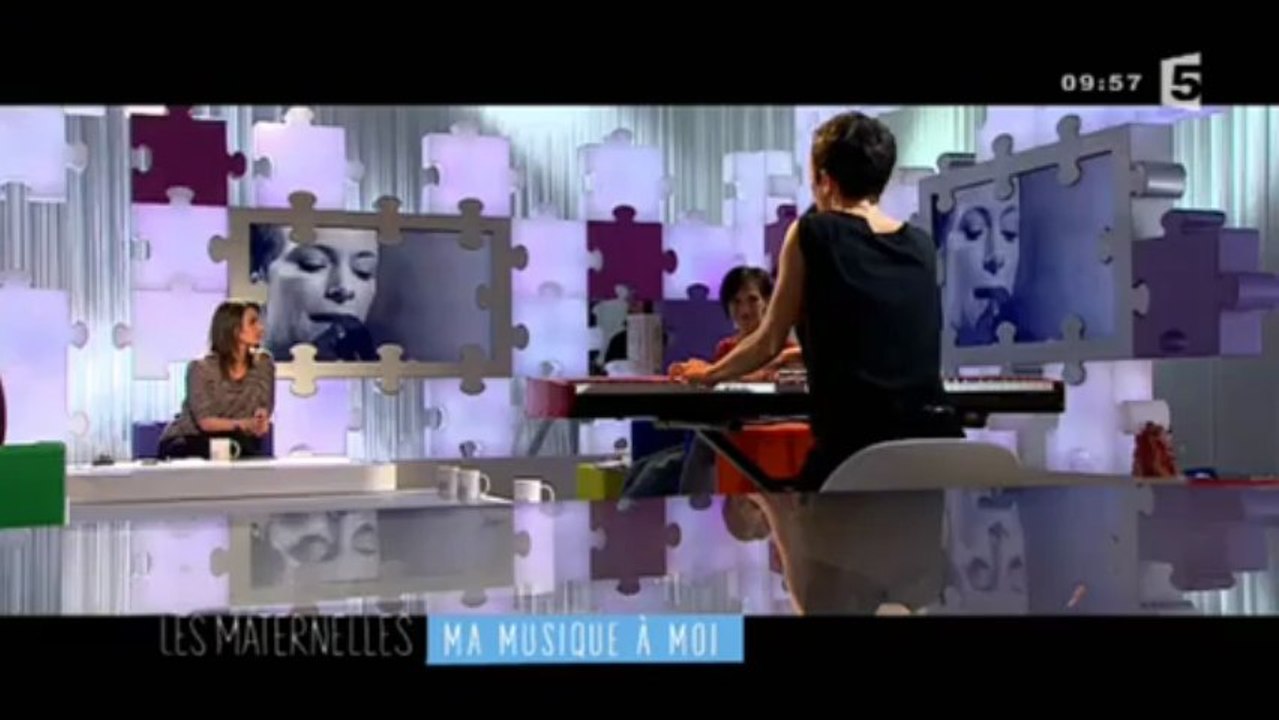 Emily Loizeau chante "Infant Sorrow" à "Les Maternelles" de France 5