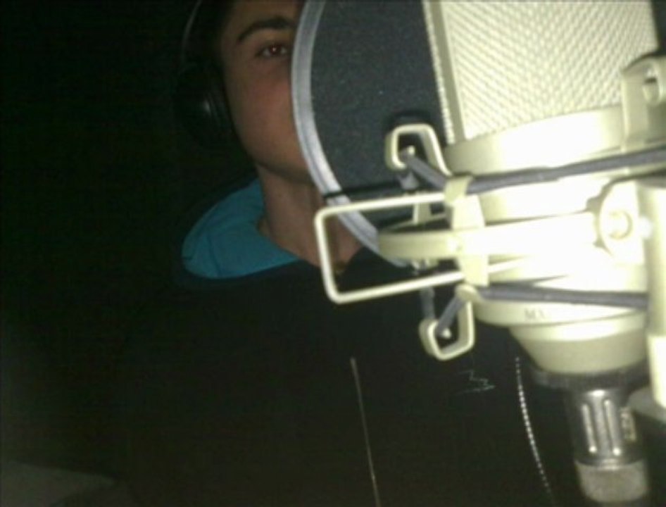 SAÇLARINDAN BİR TEL ALDIM HABERİN VAR MI YAR YAR