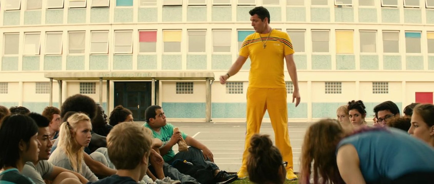 LES PROFS - TEASER 2 - PROF DE SPORT - ERIC (Arnaud Ducret)