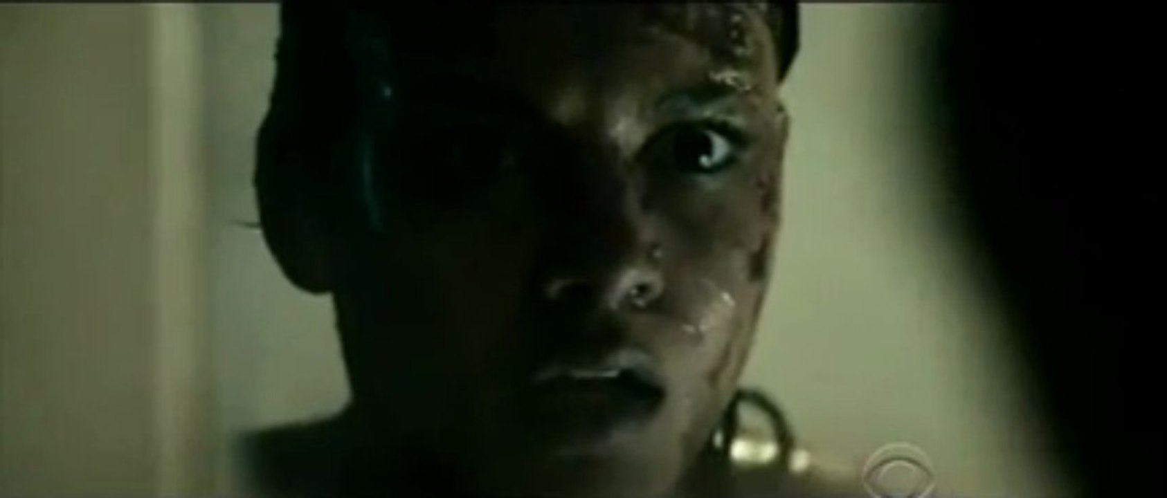 Evil Dead de Fede Alvarez : l'extrait Miroir !