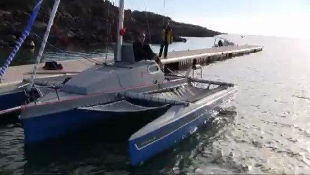 repliage des flotteurs de l'astus 20.2 xl sur l'eau