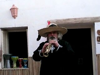 CLEMATRIX EN VAN GOGH JOUE DU SOPRANINO - TUNISIE