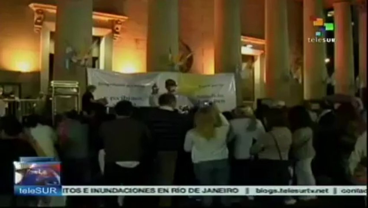 Argentinos realizan vigilia por la entronización del Papa